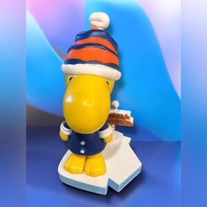 Hard rubber peanut figurine
